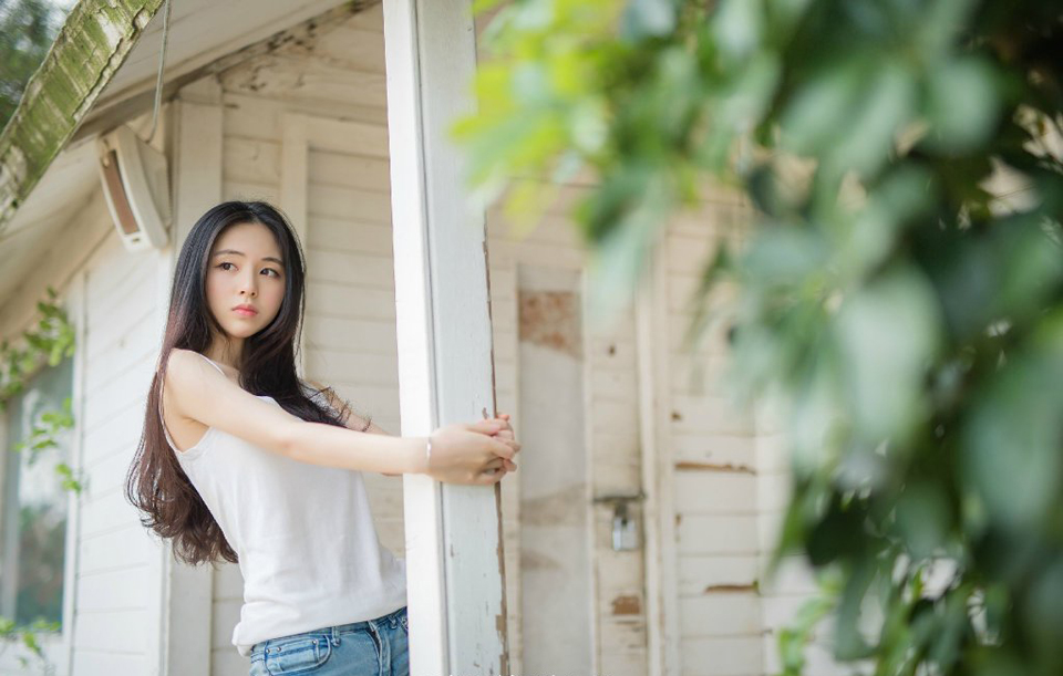 压力是不可避免的，失眠是无可奈何的，所以不要着急，不要烦躁，心平气和地接受。躲不开就接着，晚上睡不着那就白天睡。